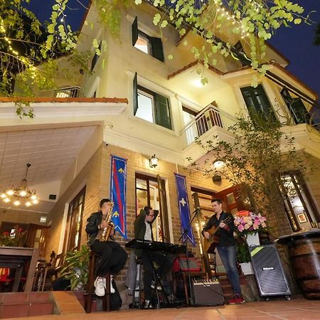 Musketeers Guest House Ханой Экстерьер фото